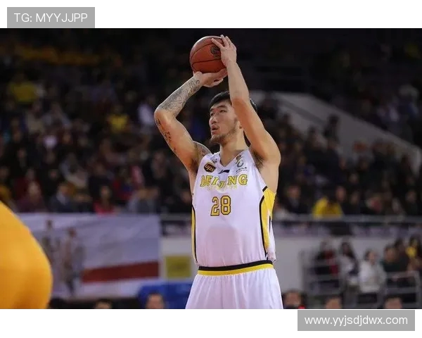 上海篮球队以53分领跑精英赛积分榜展现强劲实力