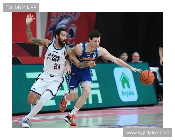 上海篮球队盯防策略分析与比赛表现的得失总结