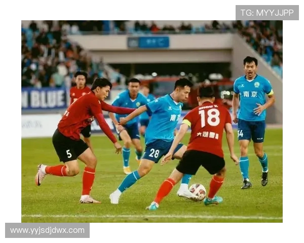 南京足球队逆袭之路:选拔赛中的拼搏与荣耀故事