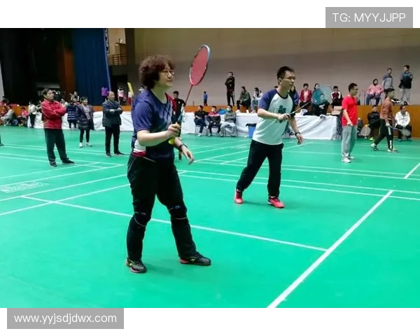 成都羽毛球队与深圳羽毛球队赛后复盘探讨灵活性对比赛结果的影响