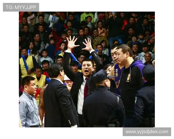 四川队与福建队在CBA赛场的激烈对决引发球迷热议与期待 四川队与福建队在CBA赛场的激烈对决引发球迷热议与期待