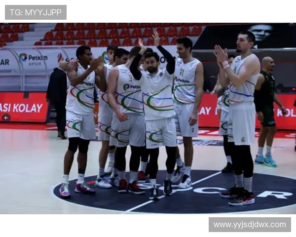 特拉维夫与费内巴切的巅峰对决谁能笑到最后分析两队实力与战术对比 特拉维夫与费内巴切的巅峰对决谁能笑到最后分析两队实力与战术对比