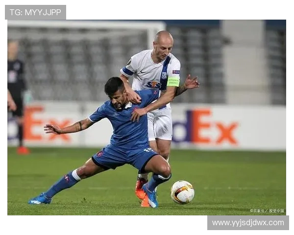 阿里斯与利马索尔的激烈对决揭示足球战术与团队精神的完美结合 阿里斯与利马索尔的激烈对决揭示足球战术与团队精神的完美结合