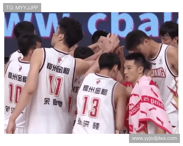 成都羽毛球队以76分稳居杯赛积分榜首位展现强劲实力